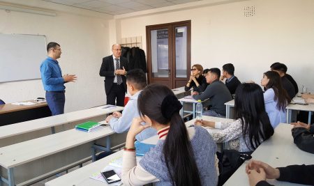 В Западном Кампусе «МУК» прошла гостевая лекция приуроченная к международному дню борьбы с коррупцией, при содействии Программы «Верховенство права в Кыргызской Республике 2-я фаза»